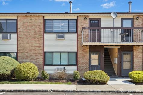 324 Cricket Lane Woodbridge Proper NJ 07095