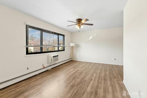 324 Cricket Lane Woodbridge Proper NJ 07095