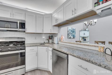 384 Mcdowell Drive East Brunswick NJ 08816