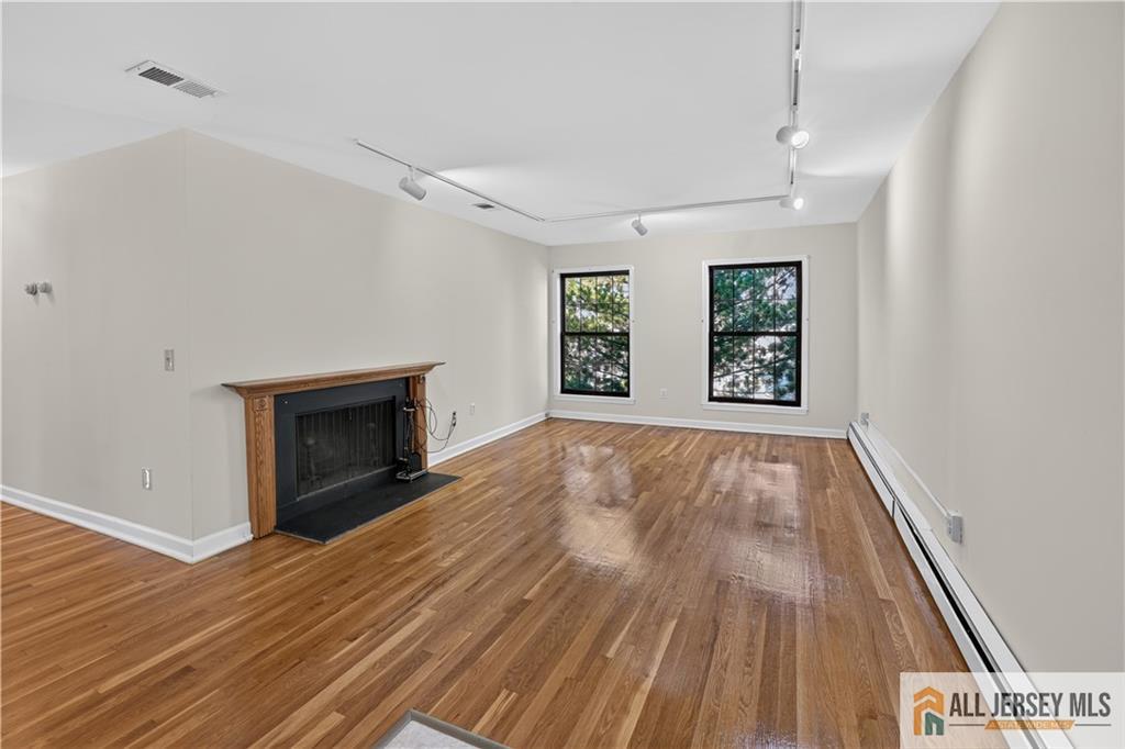 323 Gills Lane Iselin NJ 08830