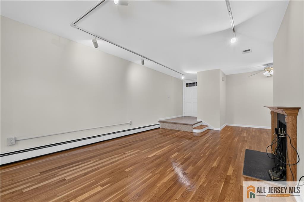 323 Gills Lane Iselin NJ 08830