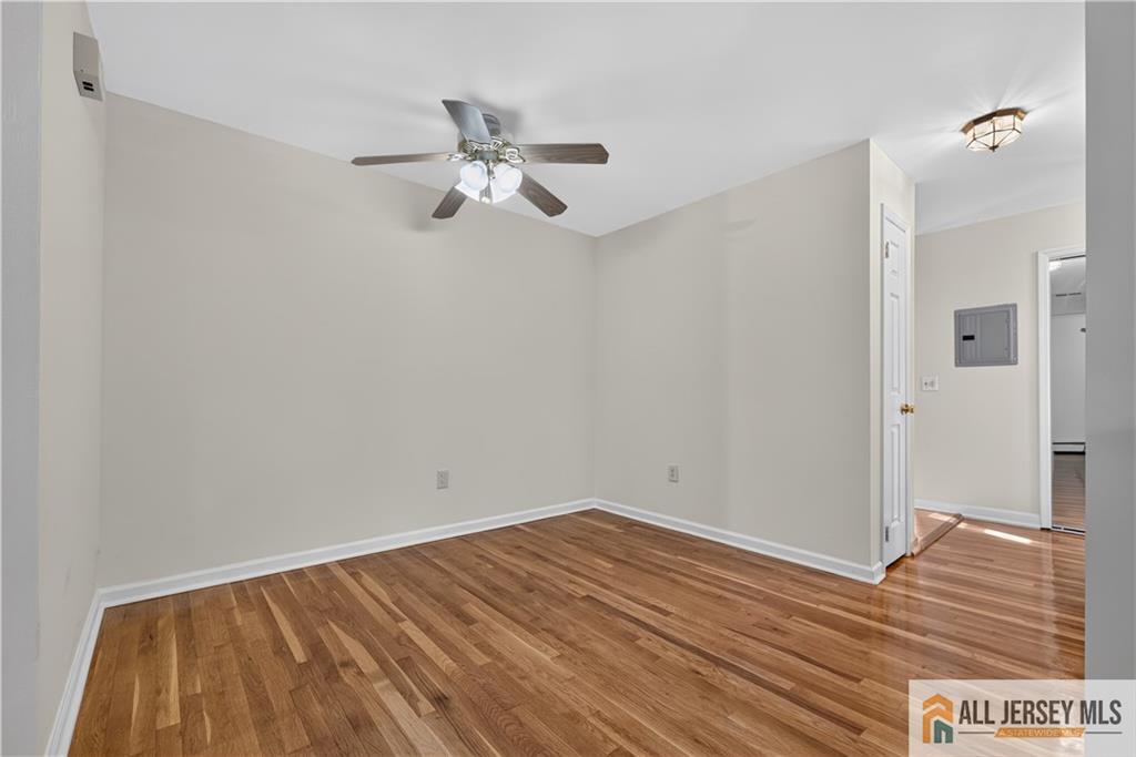 323 Gills Lane Iselin NJ 08830