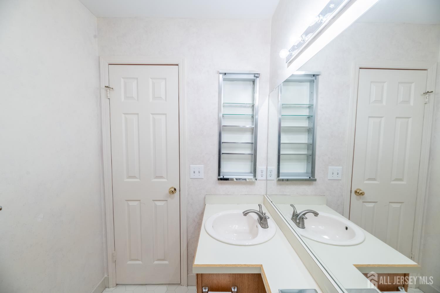 21 Rutland Lane Monroe NJ 08831
