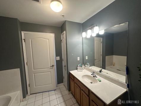 1224 Dogwood Court New Brunswick NJ 08901