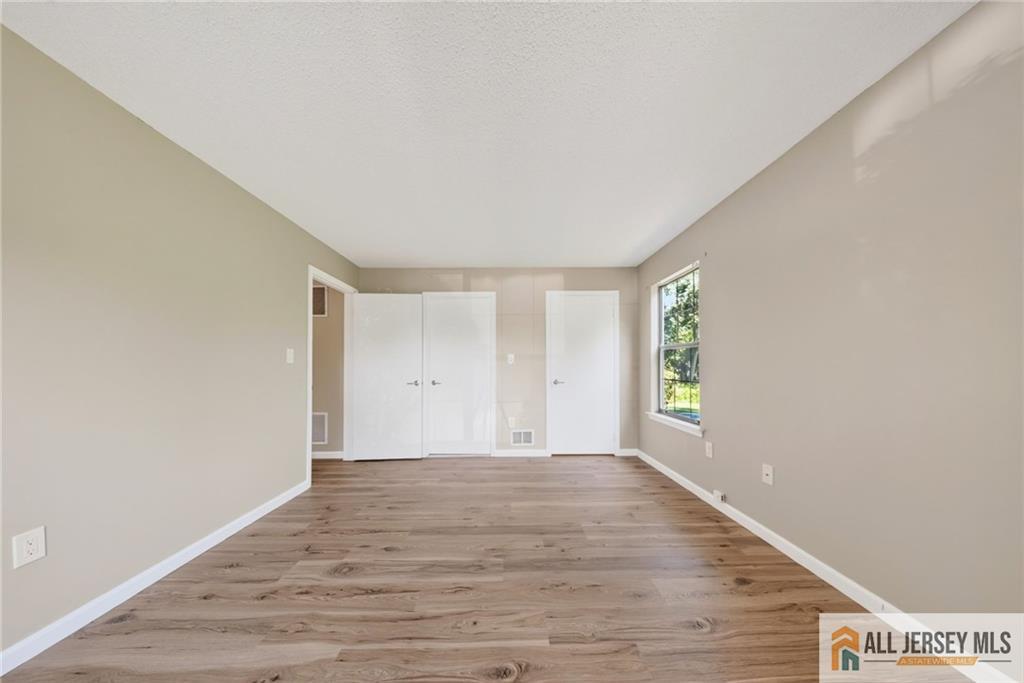 60 Taylor Drive Franklin NJ 08823
