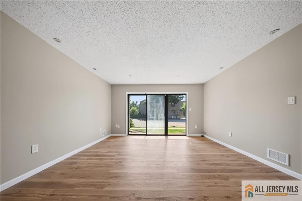60 Taylor Drive Franklin NJ 08823