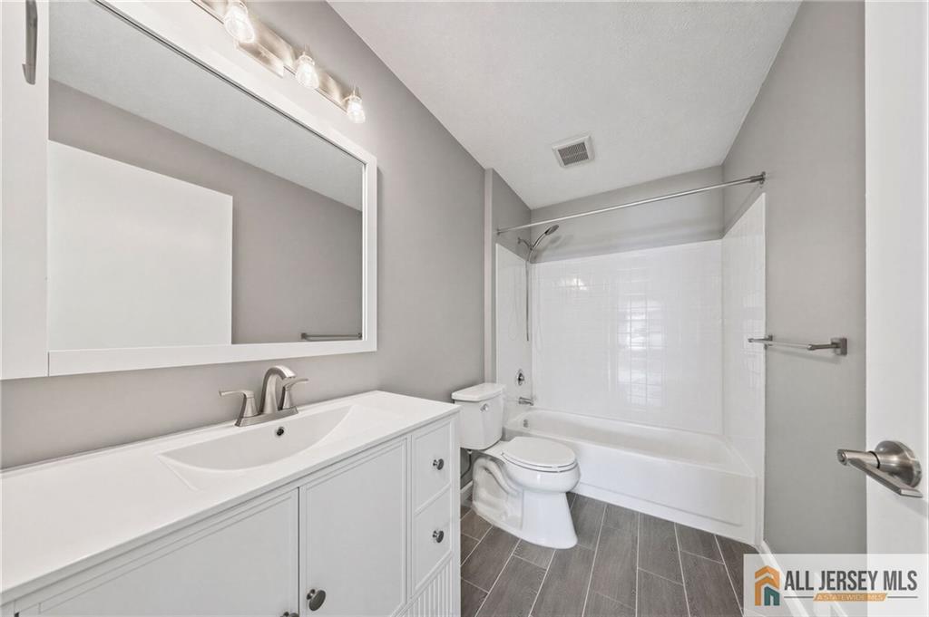 60 Taylor Drive Franklin NJ 08823