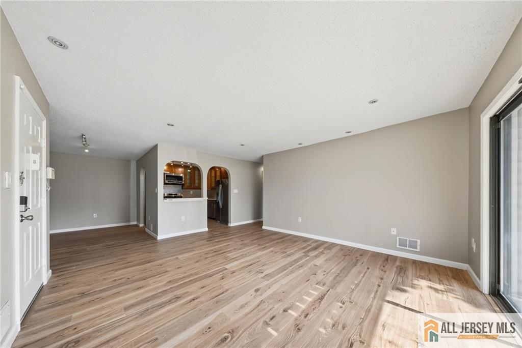 60 Taylor Drive Franklin NJ 08823