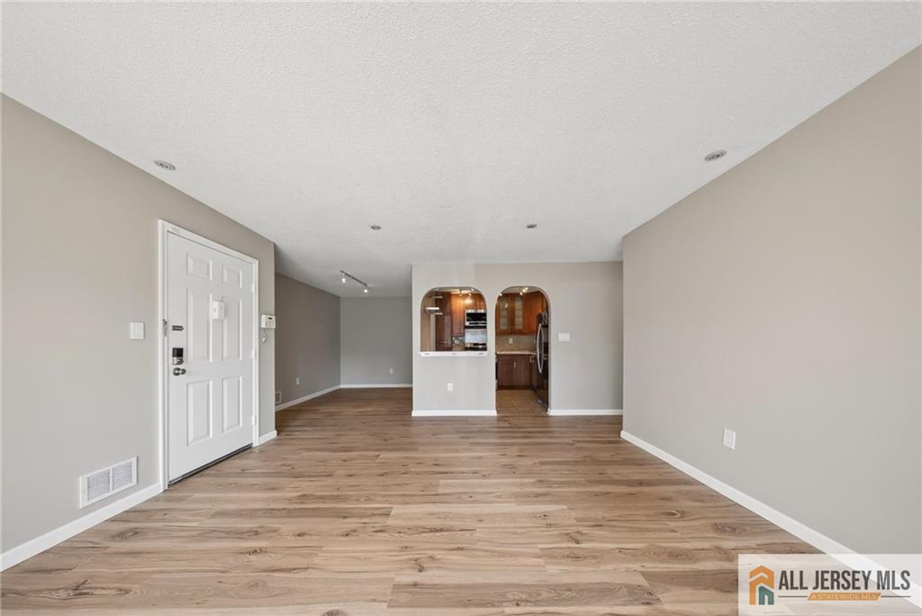 60 Taylor Drive Franklin NJ 08823