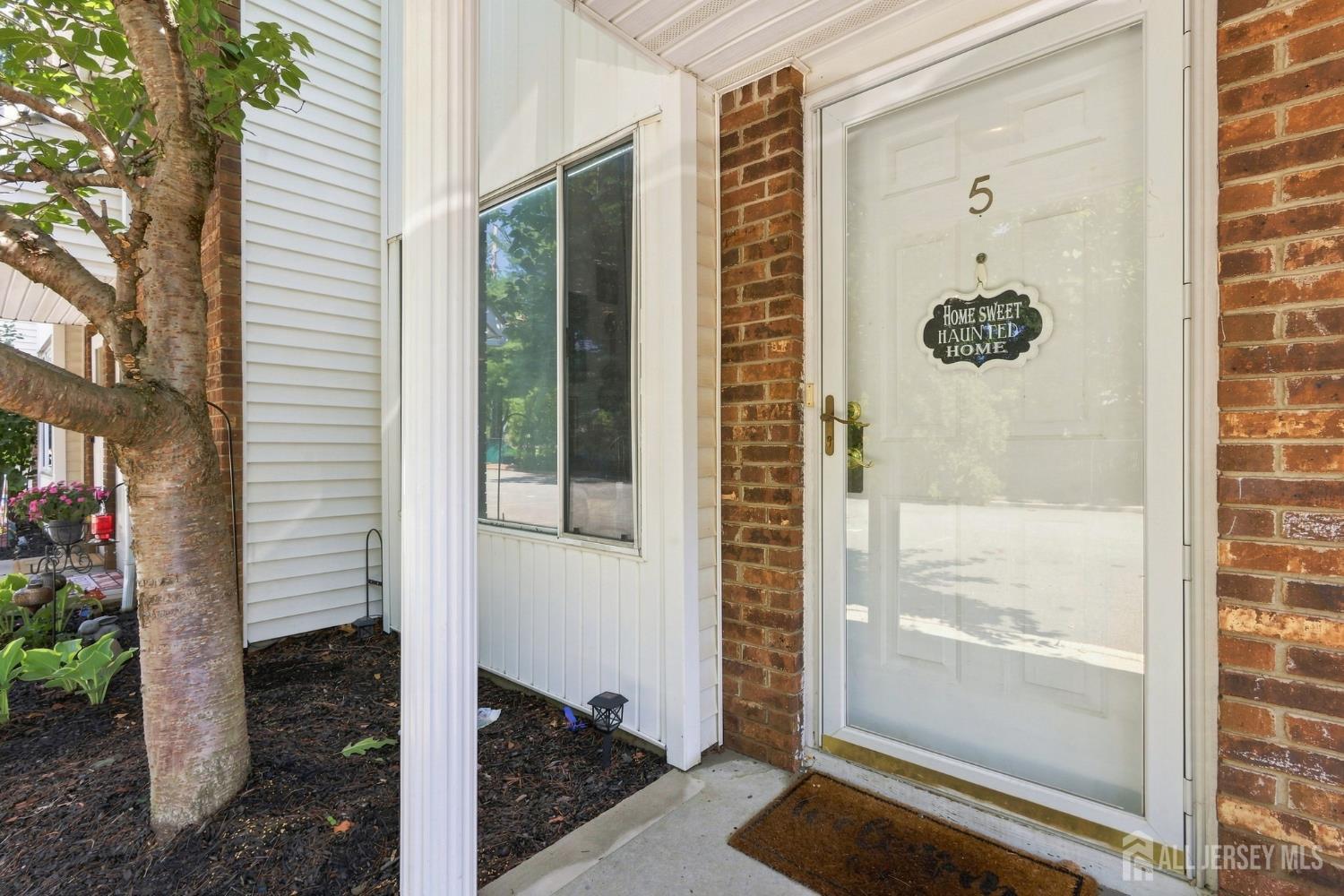 5 Nicholas Court Spotswood NJ 08884