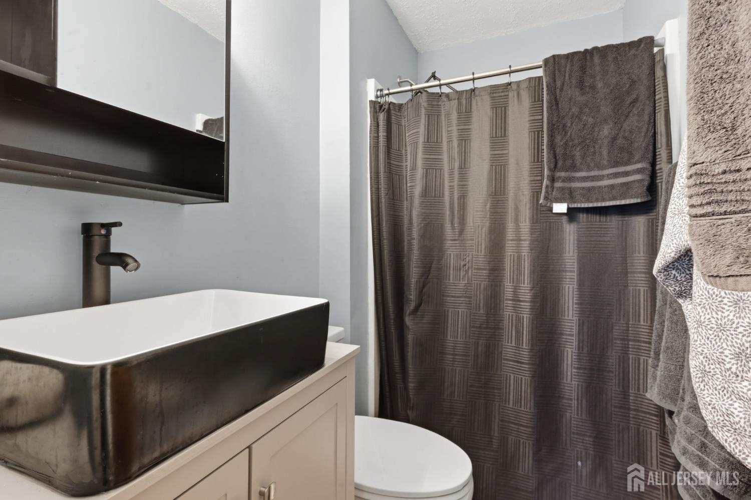 5 Nicholas Court Spotswood NJ 08884