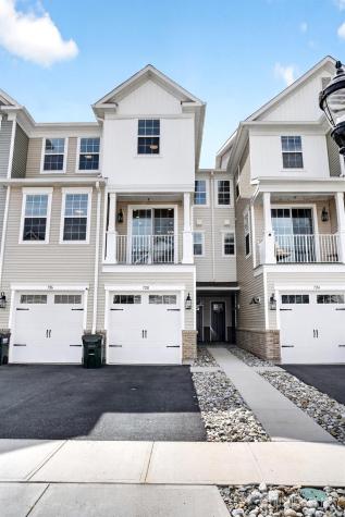 728 Station Road Dunellen NJ 08812