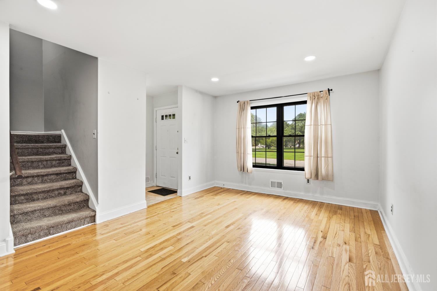 51 Pheasant Run Edison NJ 08820