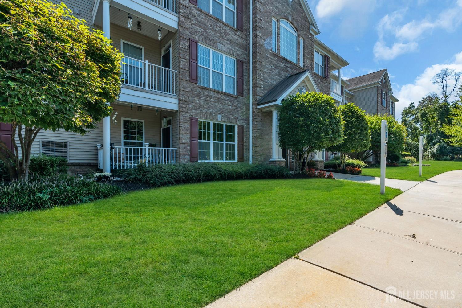 313 Sophee Lane Lakewood NJ 08701