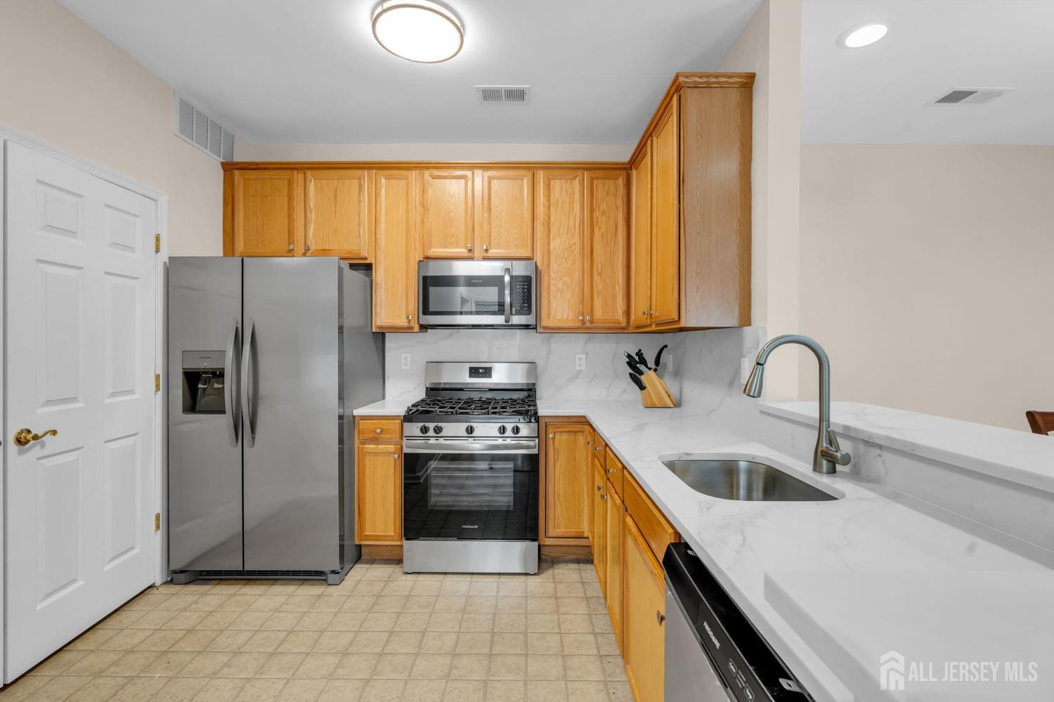 313 Sophee Lane Lakewood NJ 08701