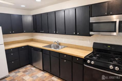 1032 Cricket Lane Woodbridge Proper NJ 07095