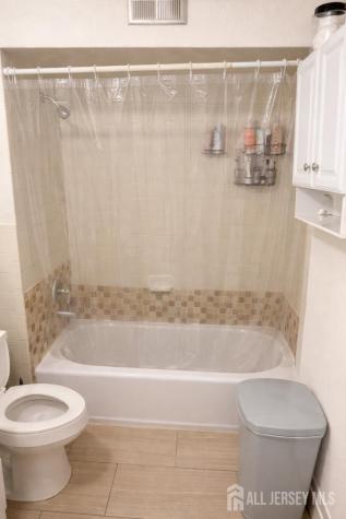 1032 Cricket Lane Woodbridge Proper NJ 07095