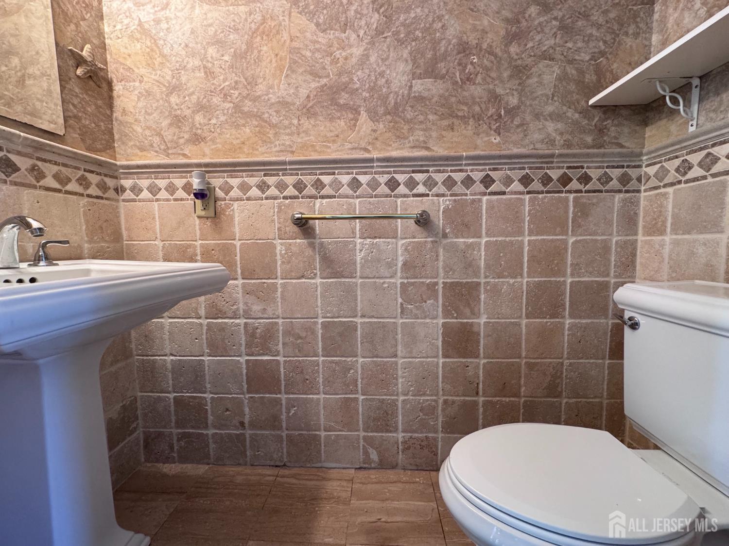 8 Harmony Way Sayreville NJ 08872