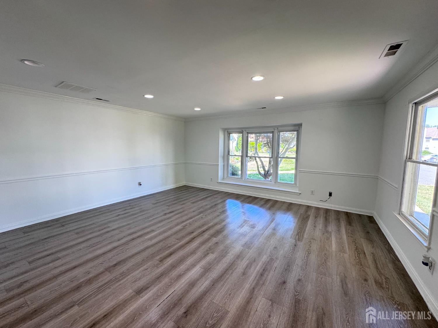 8 Harmony Way Sayreville NJ 08872