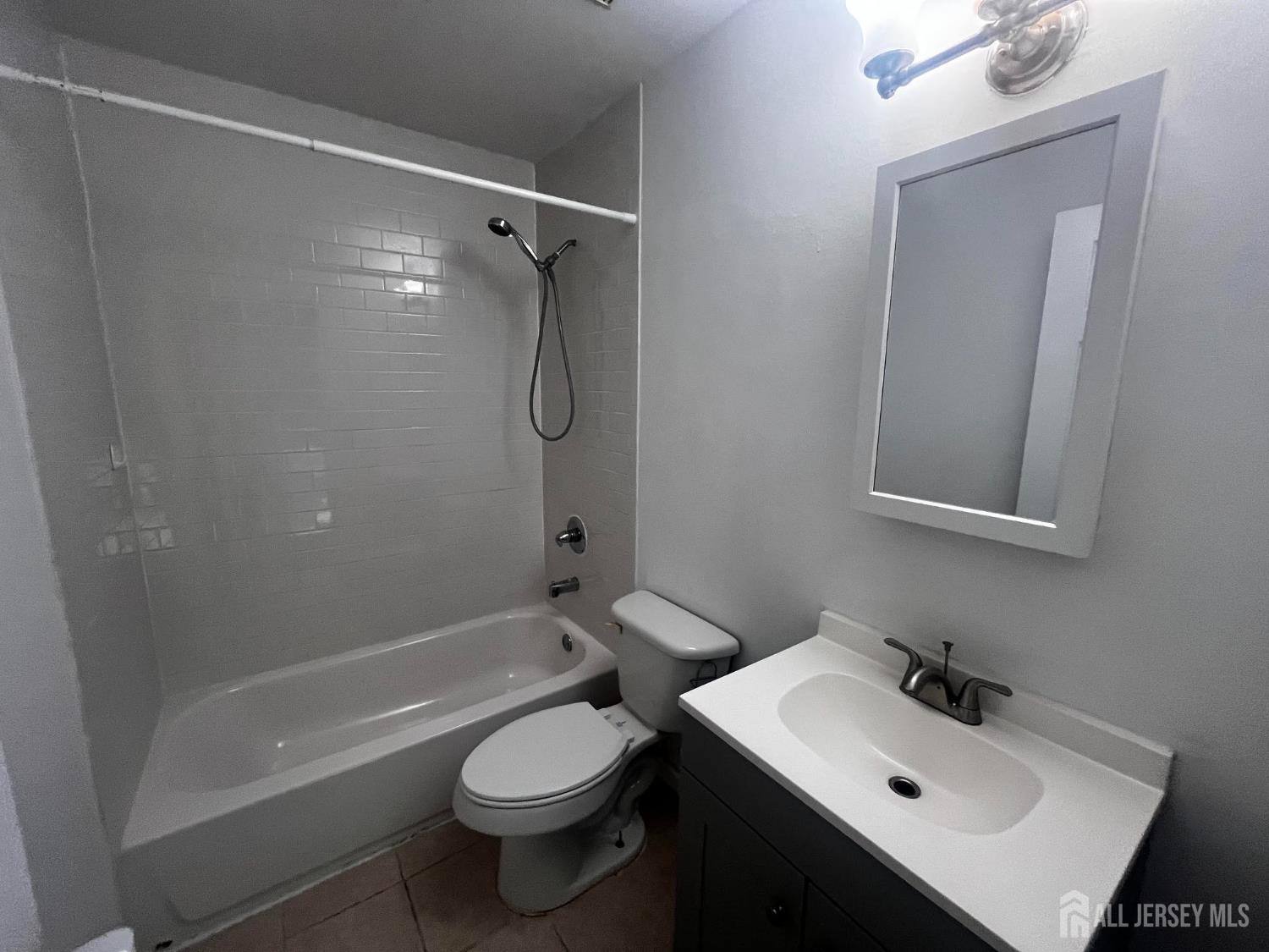 8 Harmony Way Sayreville NJ 08872