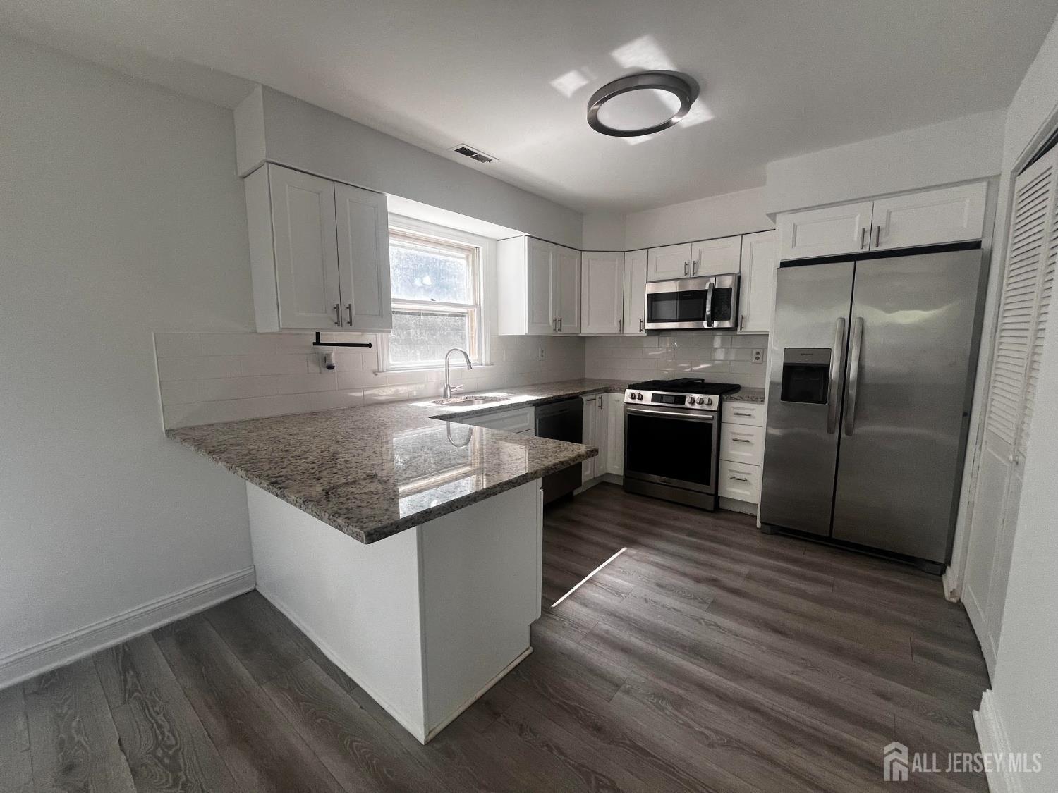 8 Harmony Way Sayreville NJ 08872