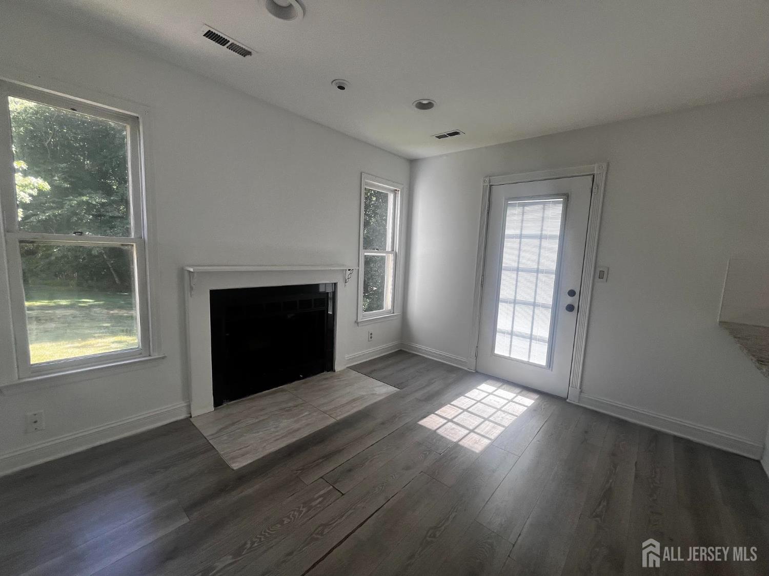 8 Harmony Way Sayreville NJ 08872