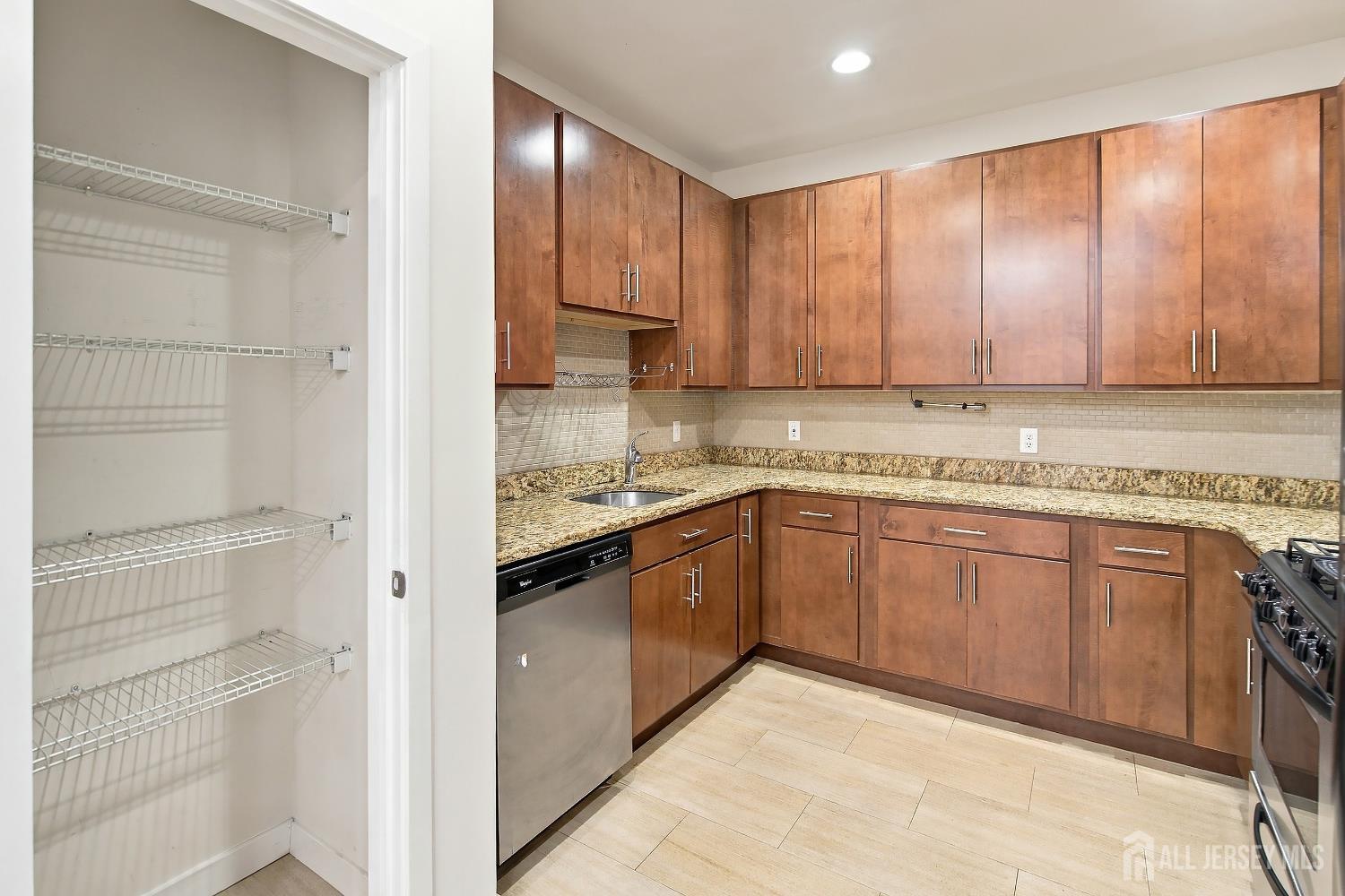 324 Pond Lane Piscataway NJ 08854