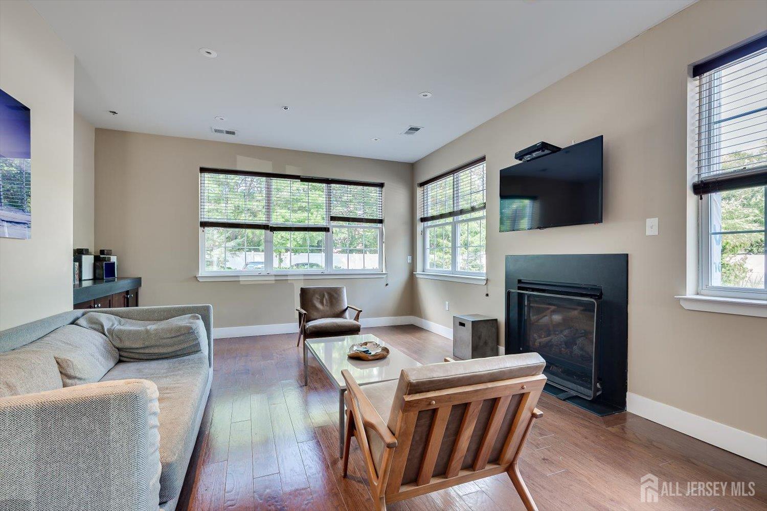 324 Pond Lane Piscataway NJ 08854