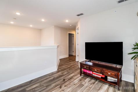 715 Station Road Dunellen NJ 08812