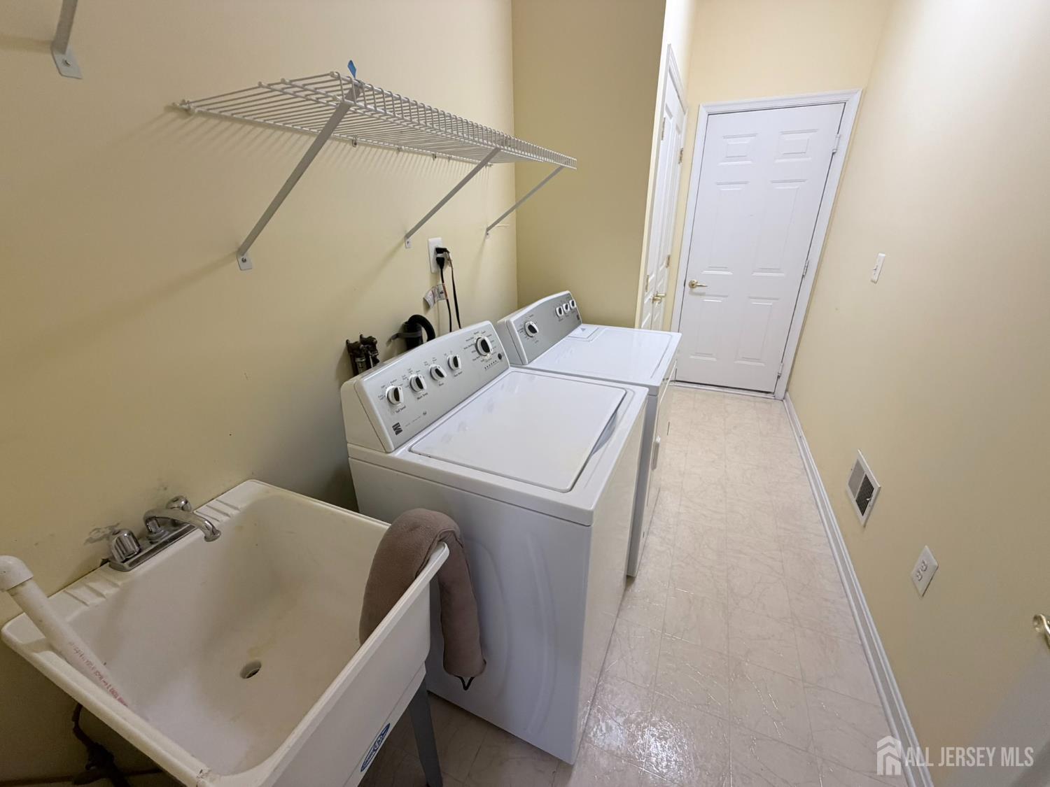 556 NE Harrier Drive Monroe NJ 08831