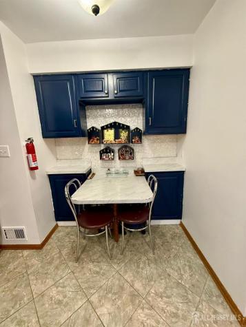 8 Teaberry Drive Edison NJ 08820