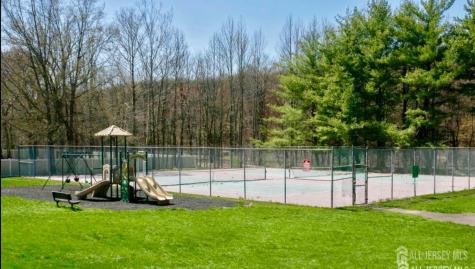 8 Teaberry Drive Edison NJ 08820
