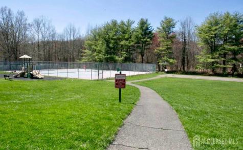8 Teaberry Drive Edison NJ 08820