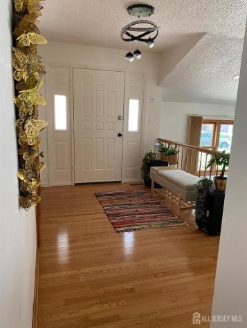 8 Teaberry Drive Edison NJ 08820