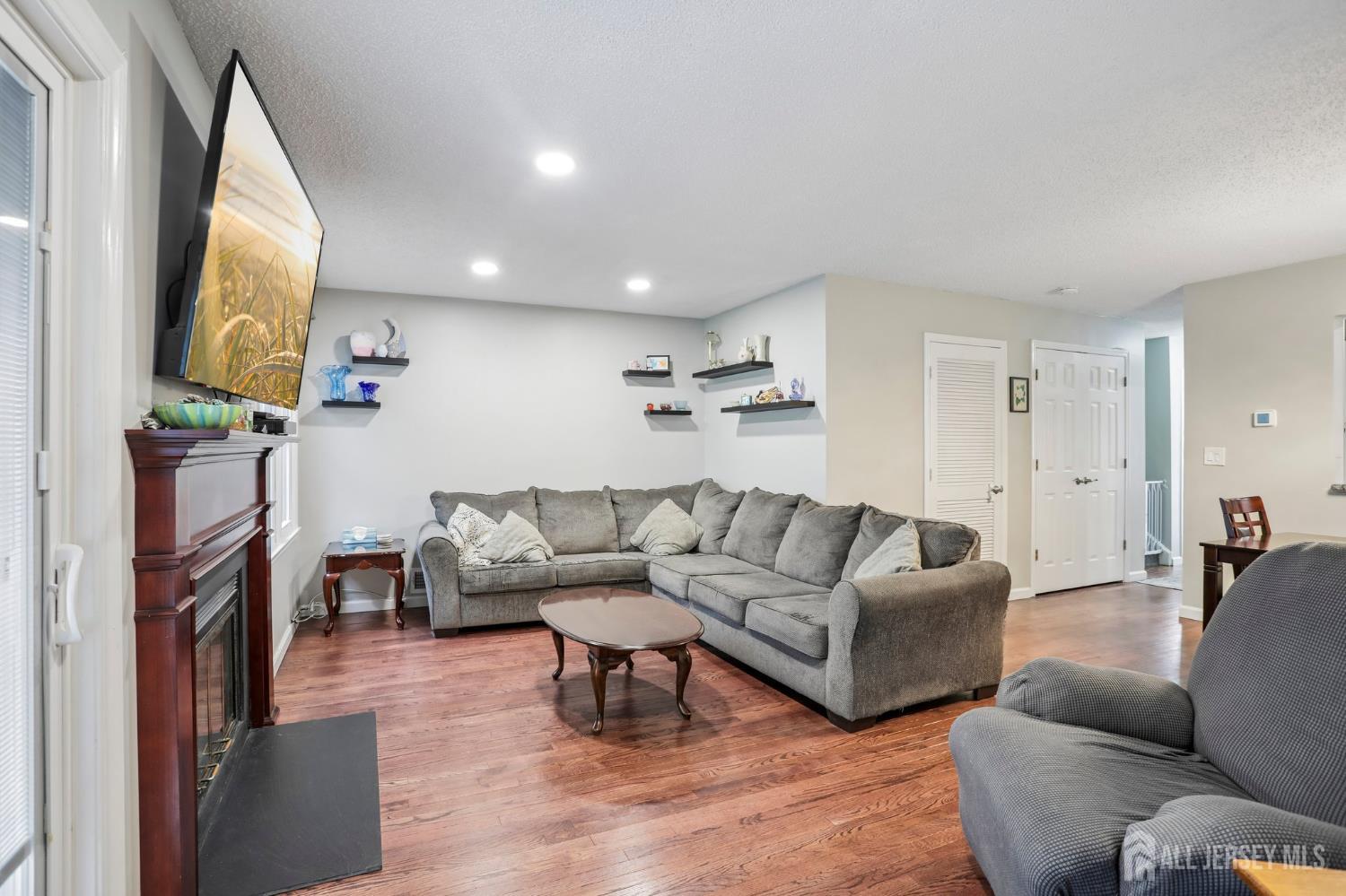 37 Upperbrook Court Sayreville NJ 08859