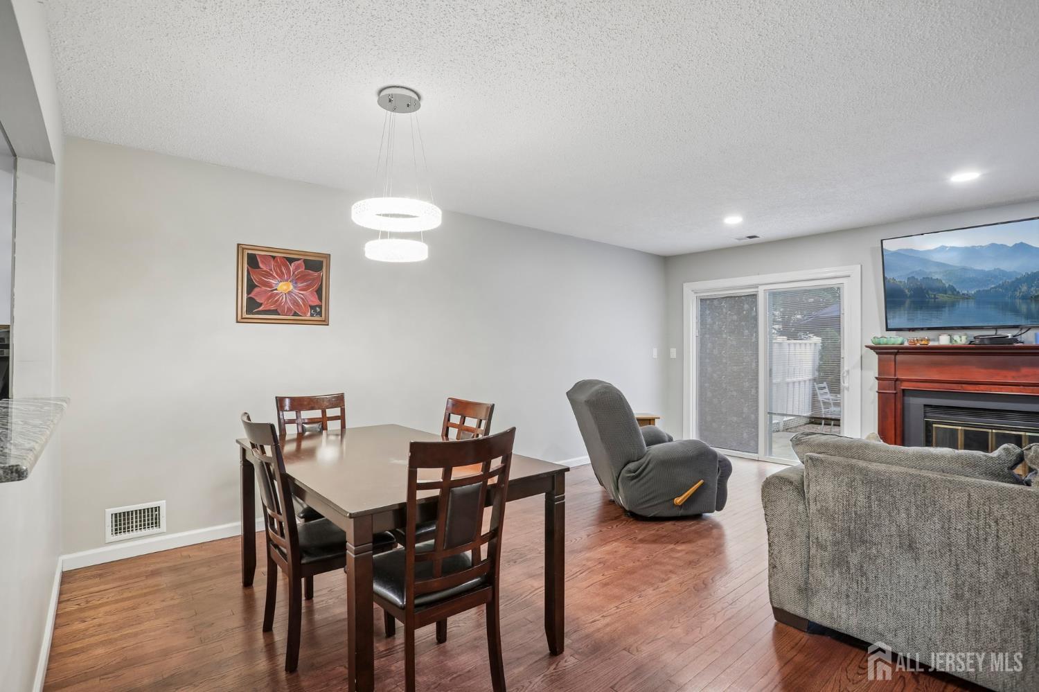 37 Upperbrook Court Sayreville NJ 08859