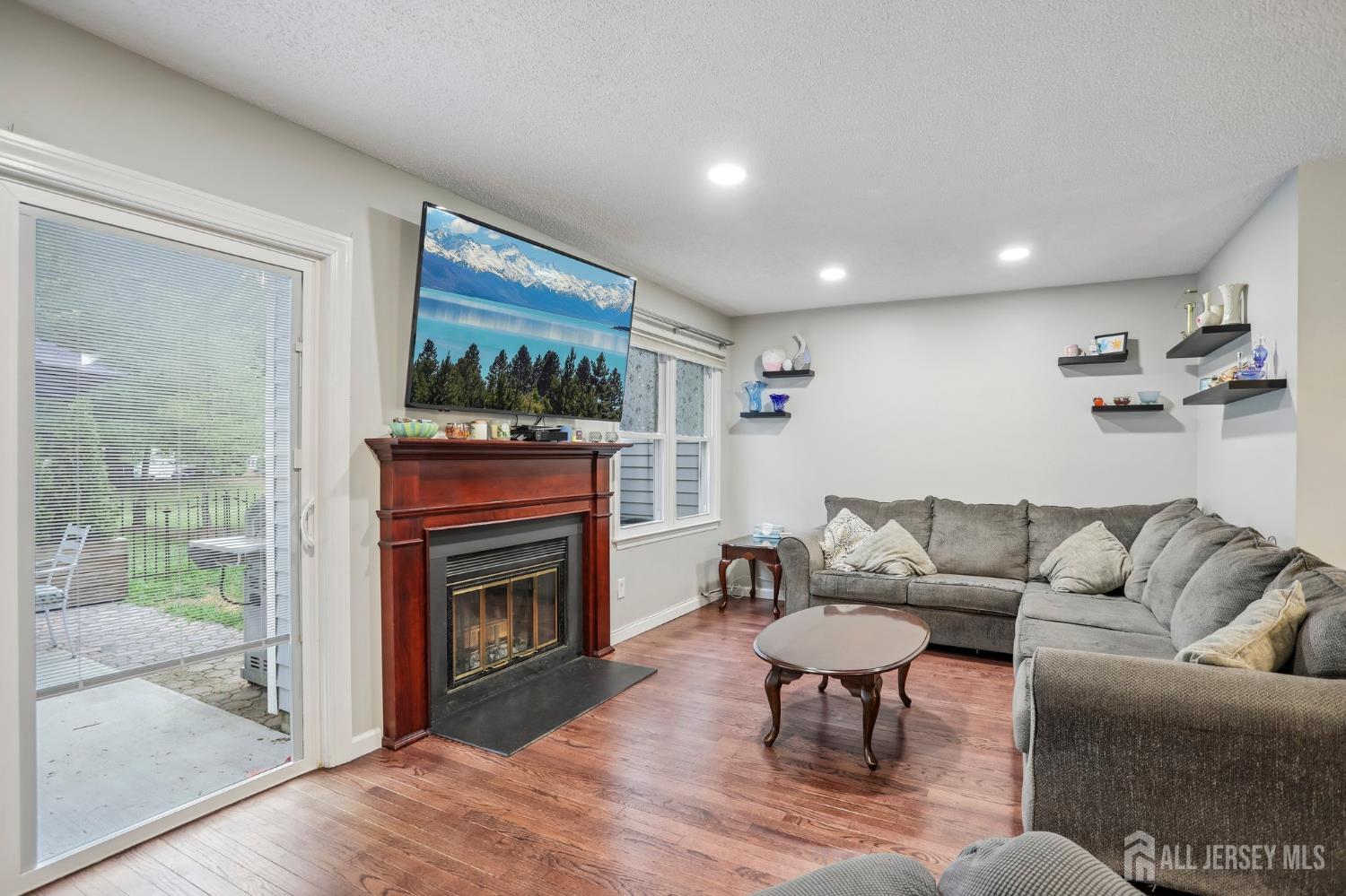 37 Upperbrook Court Sayreville NJ 08859