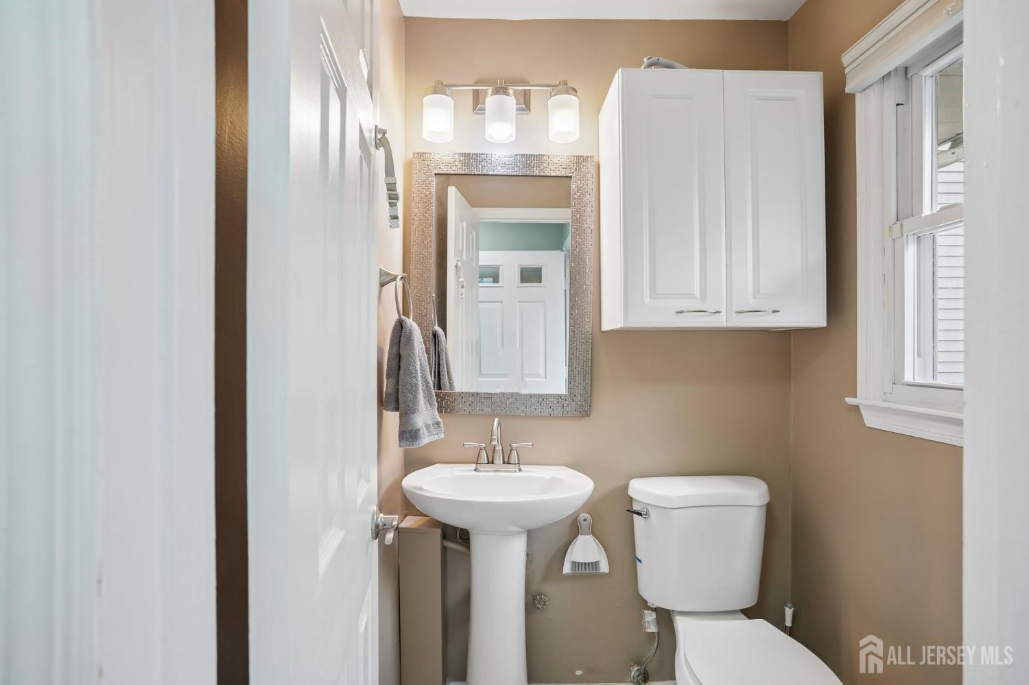 37 Upperbrook Court Sayreville NJ 08859