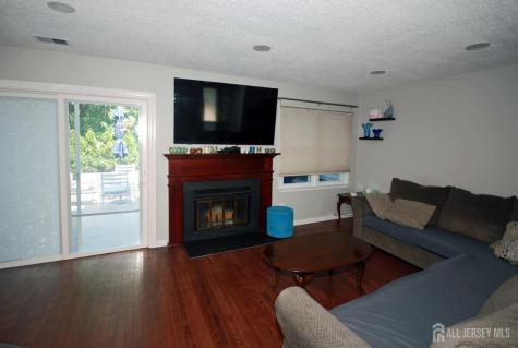 37 Upperbrook Court Sayreville NJ 08859