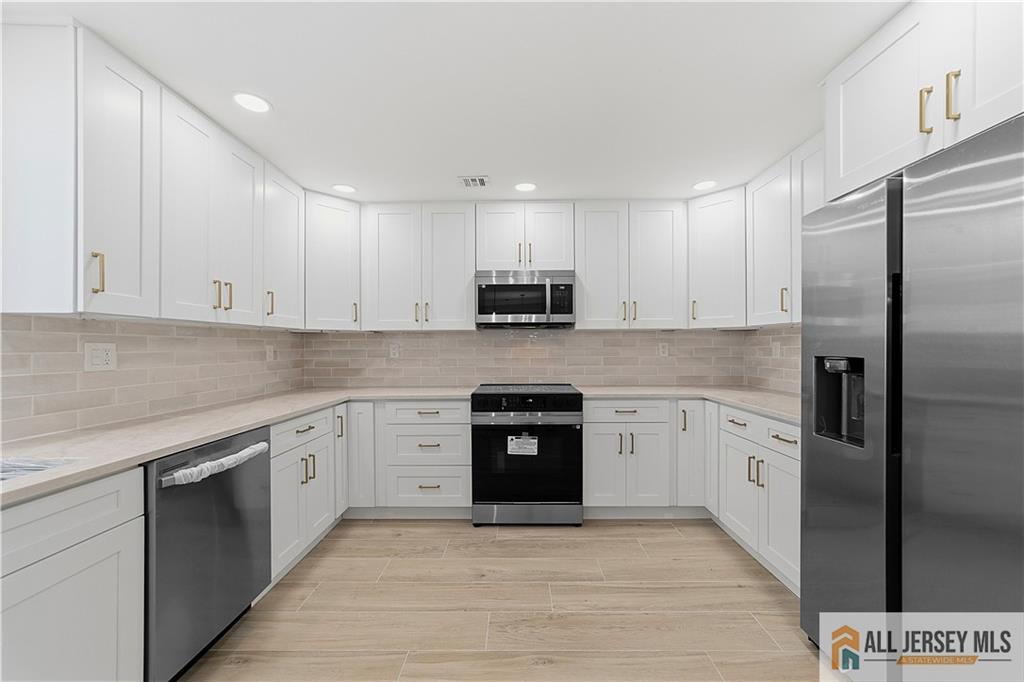 66 Essex Road Monroe NJ 08831