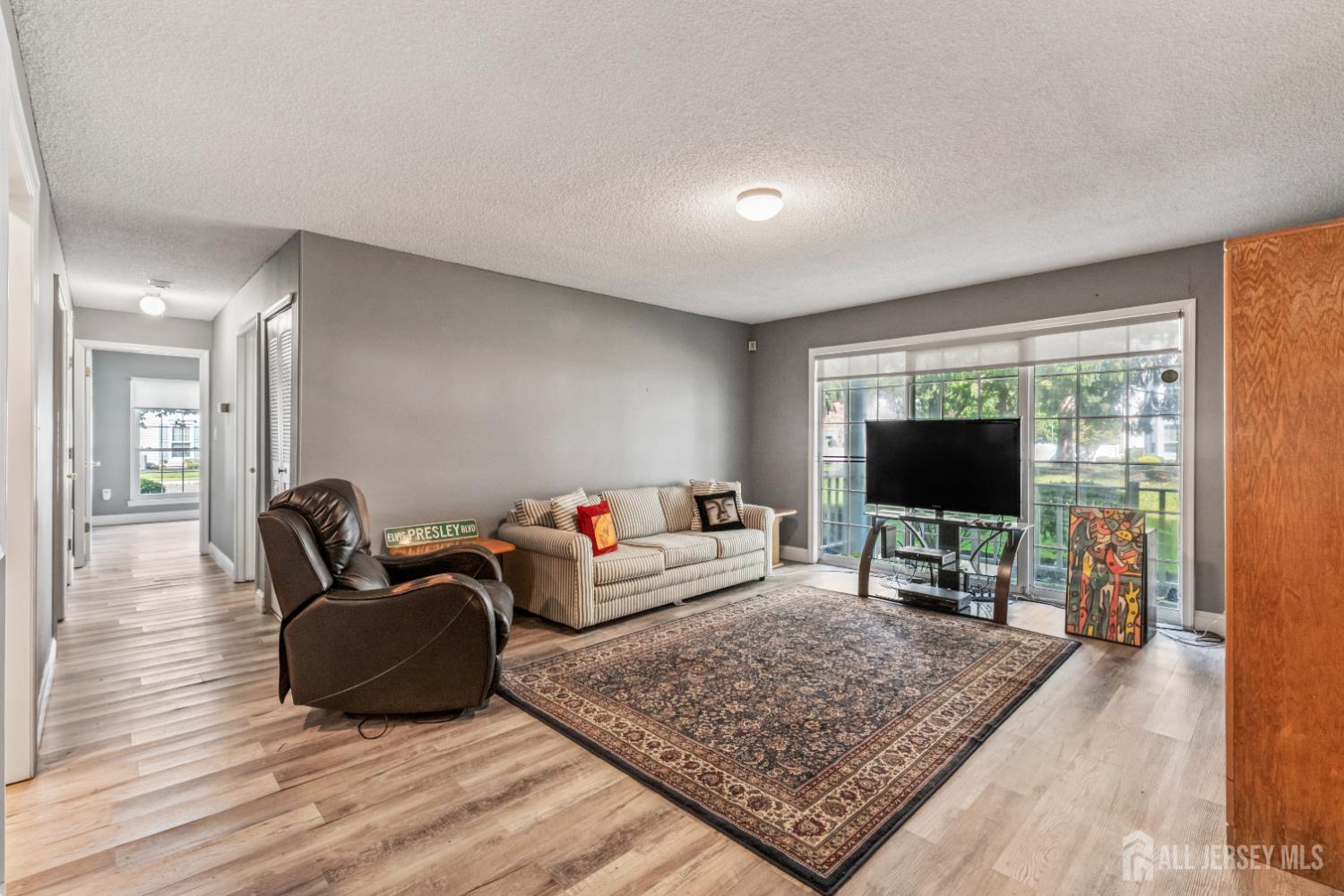 271 Kempsey Drive North Brunswick NJ 08902