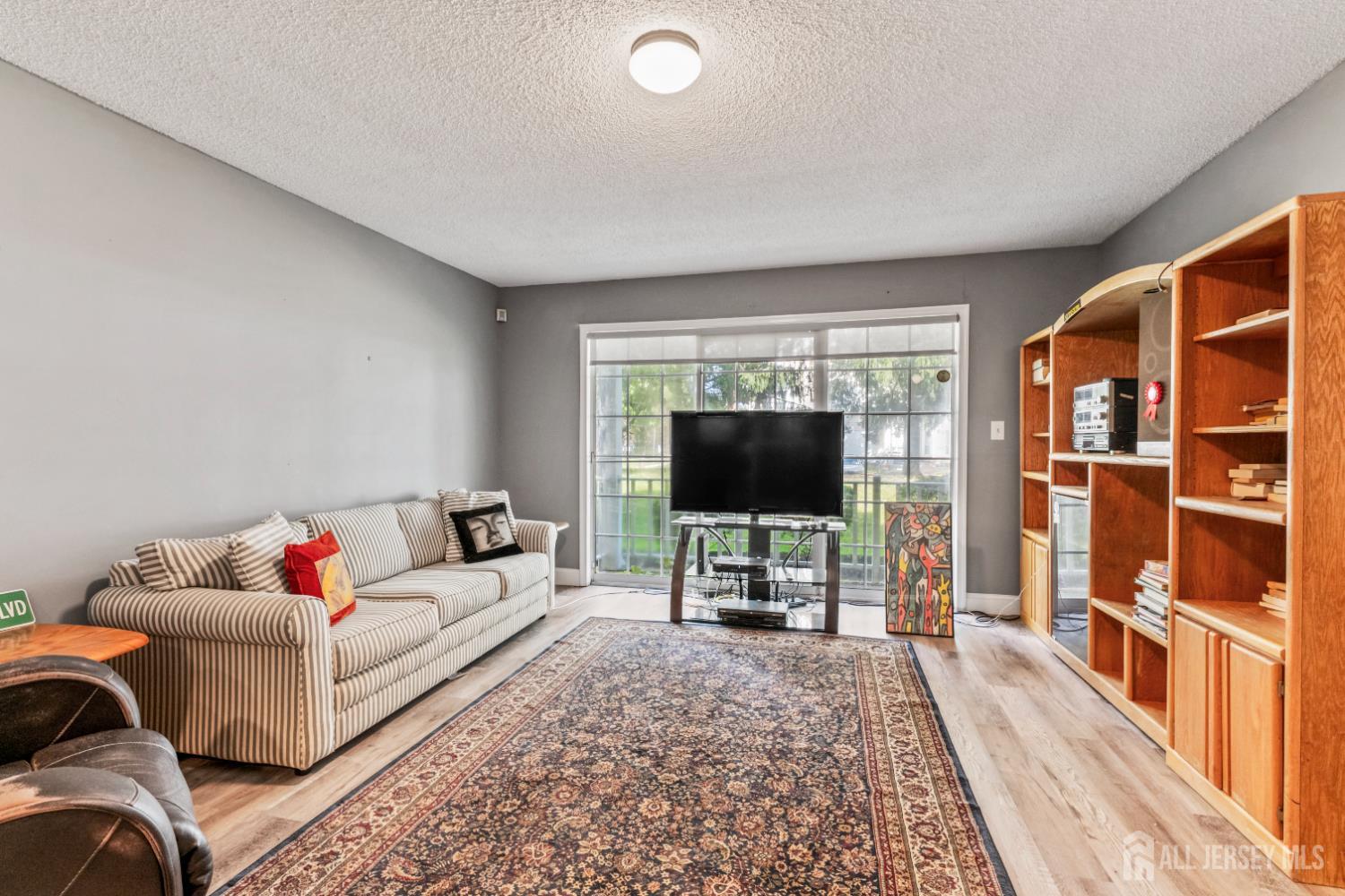 271 Kempsey Drive North Brunswick NJ 08902