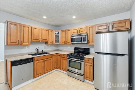 28 Boston Court Newark NJ 07103