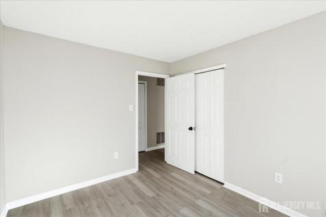 28 Boston Court Newark NJ 07103