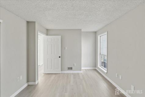 28 Boston Court Newark NJ 07103