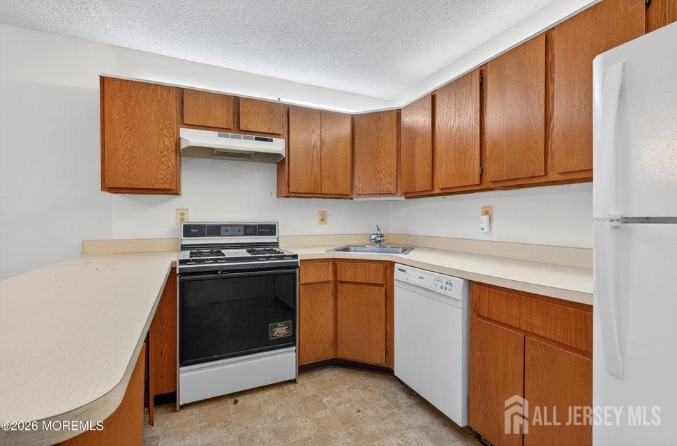 318 Wycoff Way W East Brunswick NJ 08816