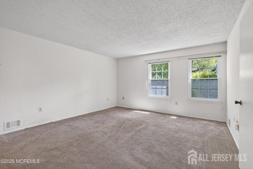 318 Wycoff Way W East Brunswick NJ 08816