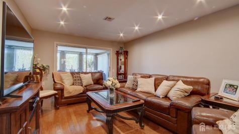 371-A Duranta Plaza Monroe NJ 08831