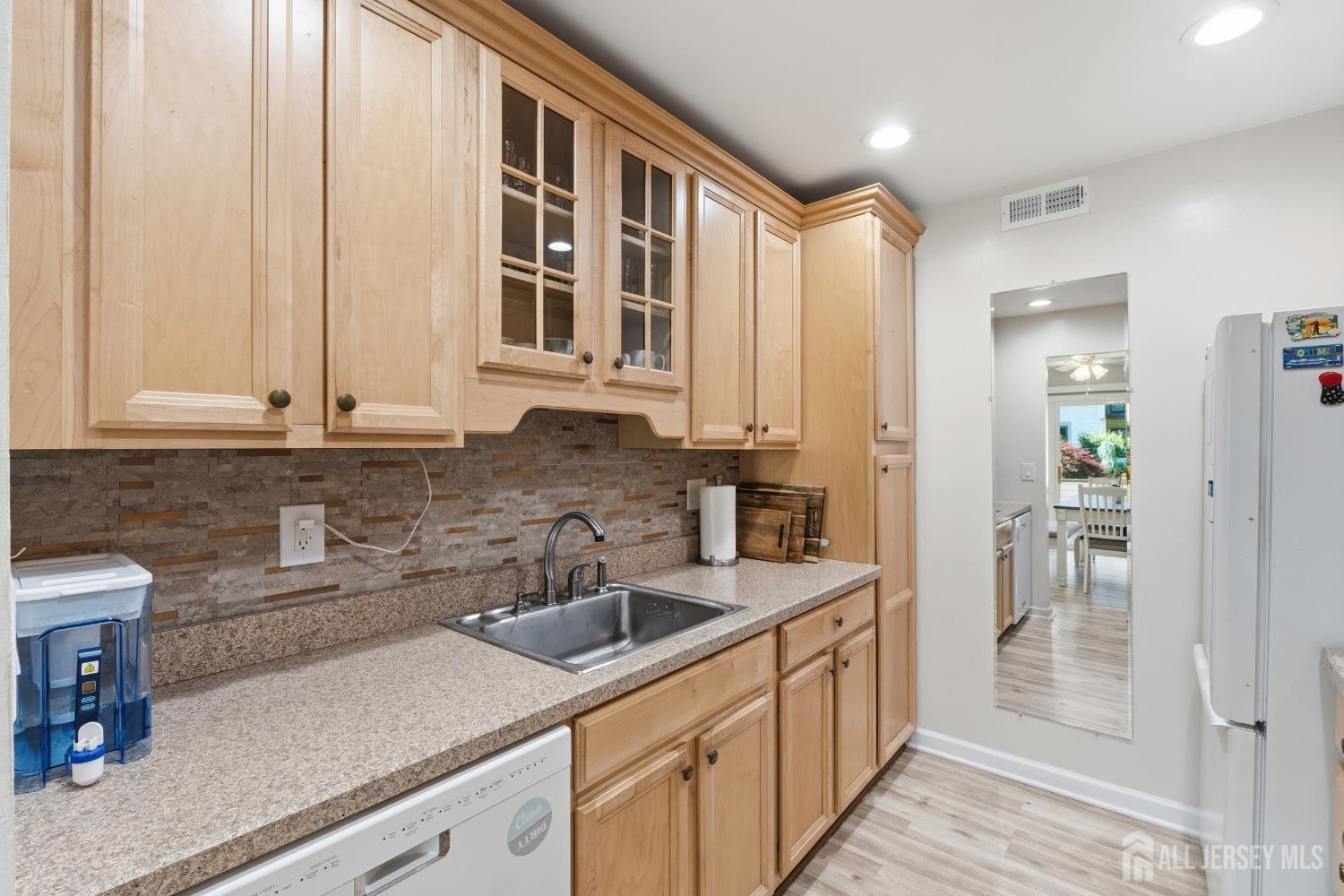 5 Avon Drive East Windsor NJ 08520