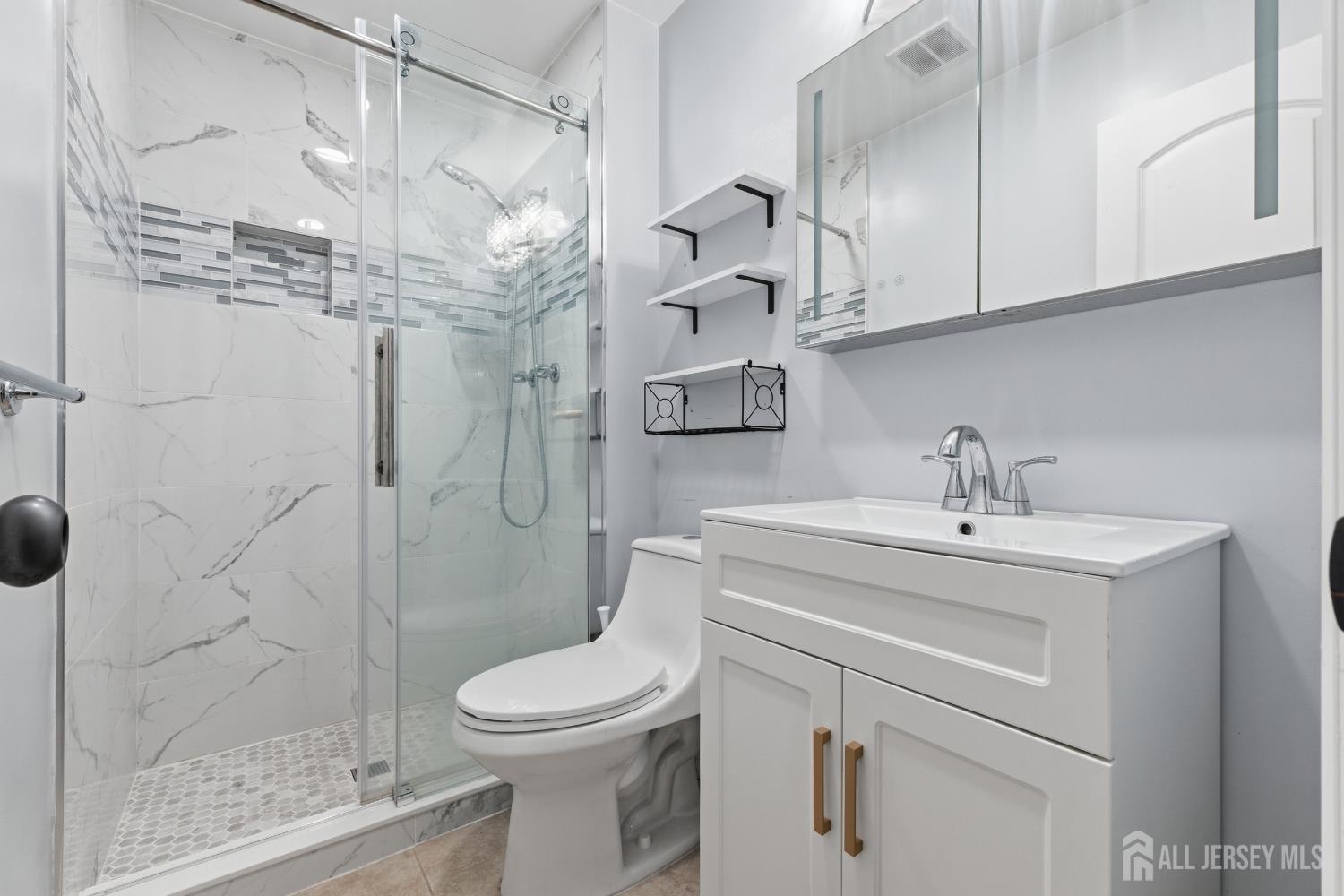 5 Avon Drive East Windsor NJ 08520